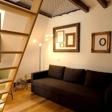 Framer's House - Authentic Downtown Apartment *
