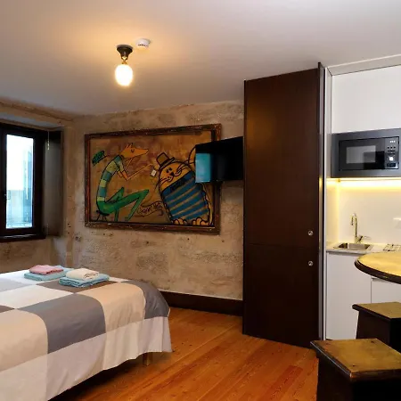 Framer's House - Authentic Downtown Apartment