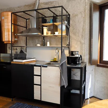 Framer's House - Authentic Downtown Apartment
